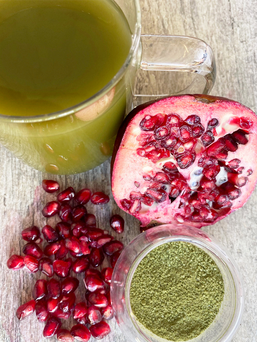 Matcha flavored with pomegranate | Biological